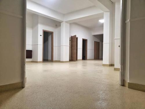 Műgyanta padló irodaházban - Szombathely