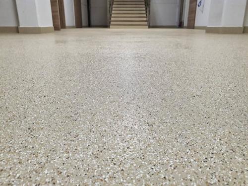 Műgyanta padló irodaházban - Szombathely